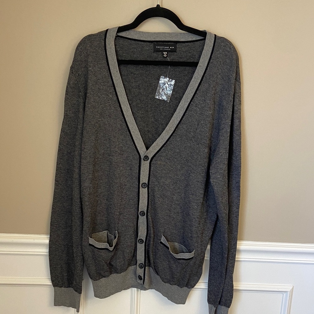 NWOT Men's Lightweight All Season Gray and Black Cotton Cardigan Sweater XL